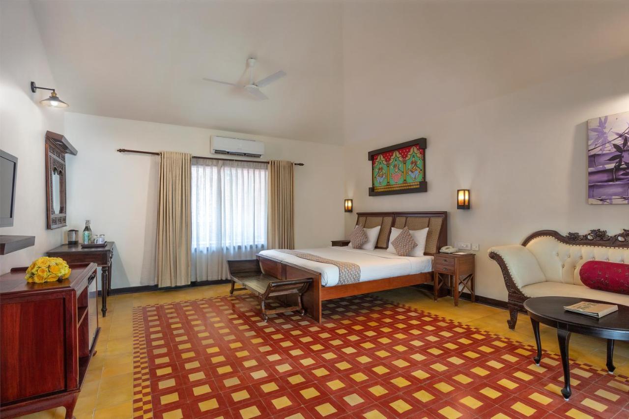 Estuary Sarovar Premiere Poovar Island Exterior foto