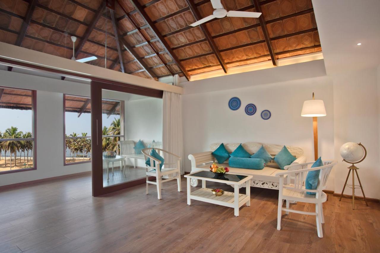 Estuary Sarovar Premiere Poovar Island Exterior foto