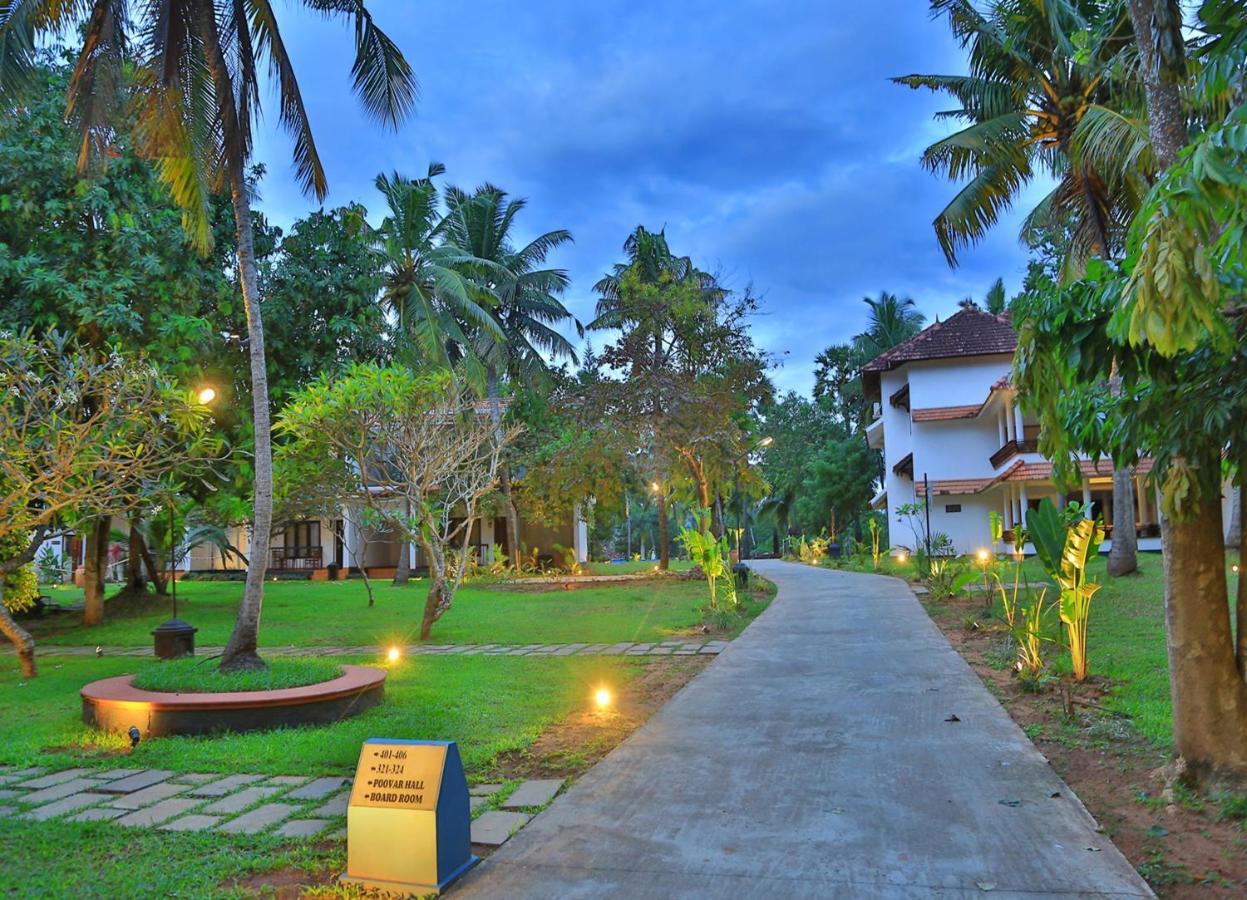 Estuary Sarovar Premiere Poovar Island Exterior foto