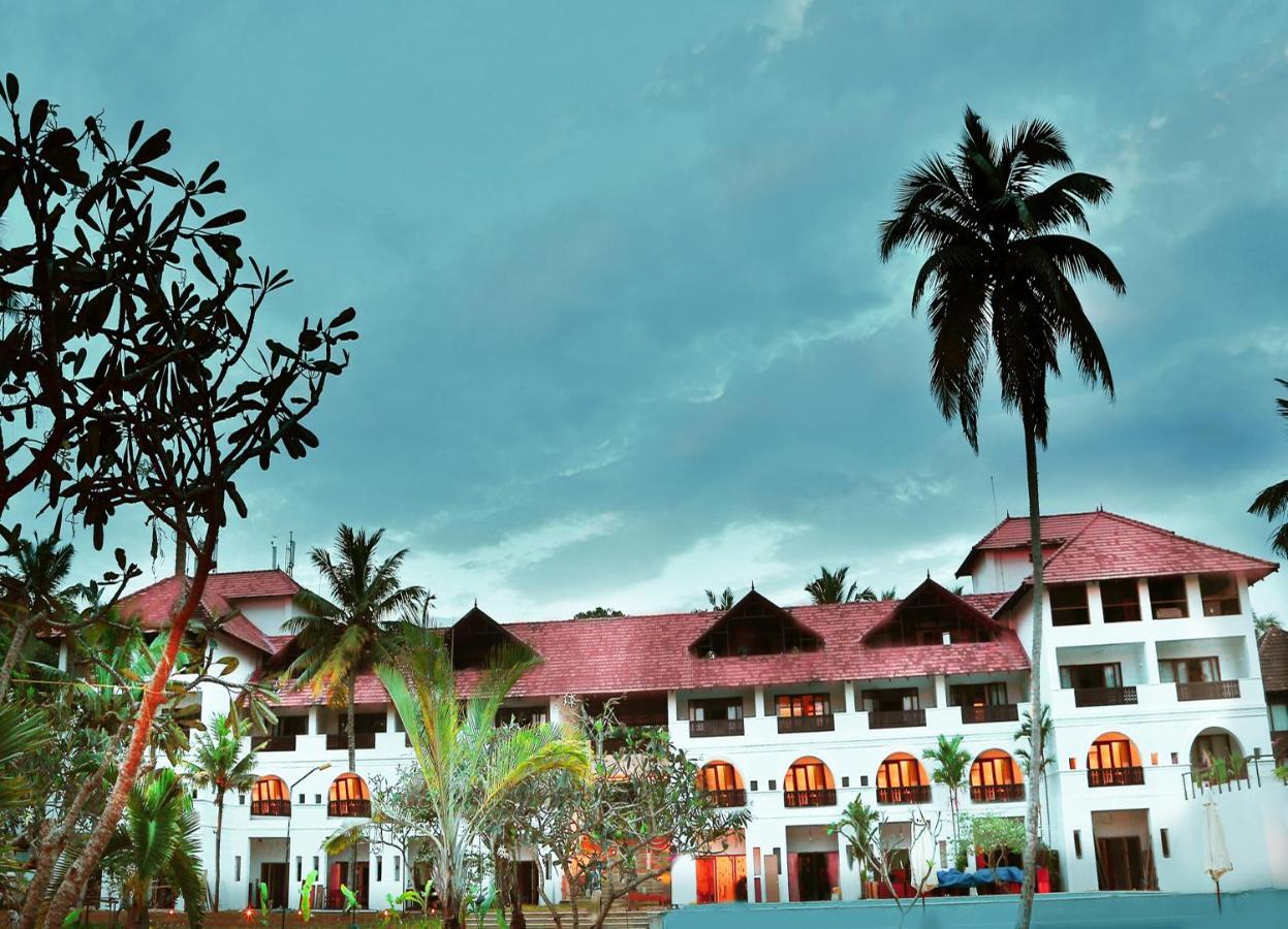 Estuary Sarovar Premiere Poovar Island Exterior foto