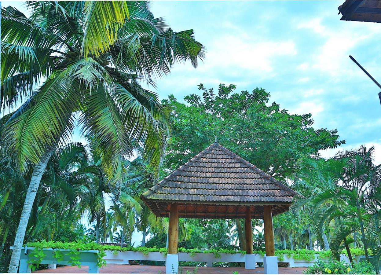 Estuary Sarovar Premiere Poovar Island Exterior foto