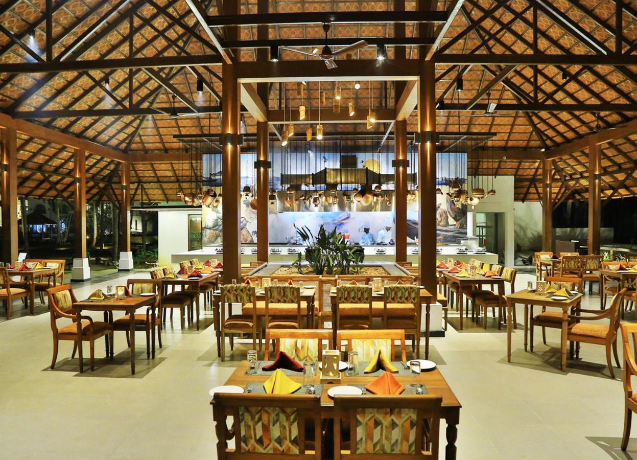 Estuary Sarovar Premiere Poovar Island Exterior foto
