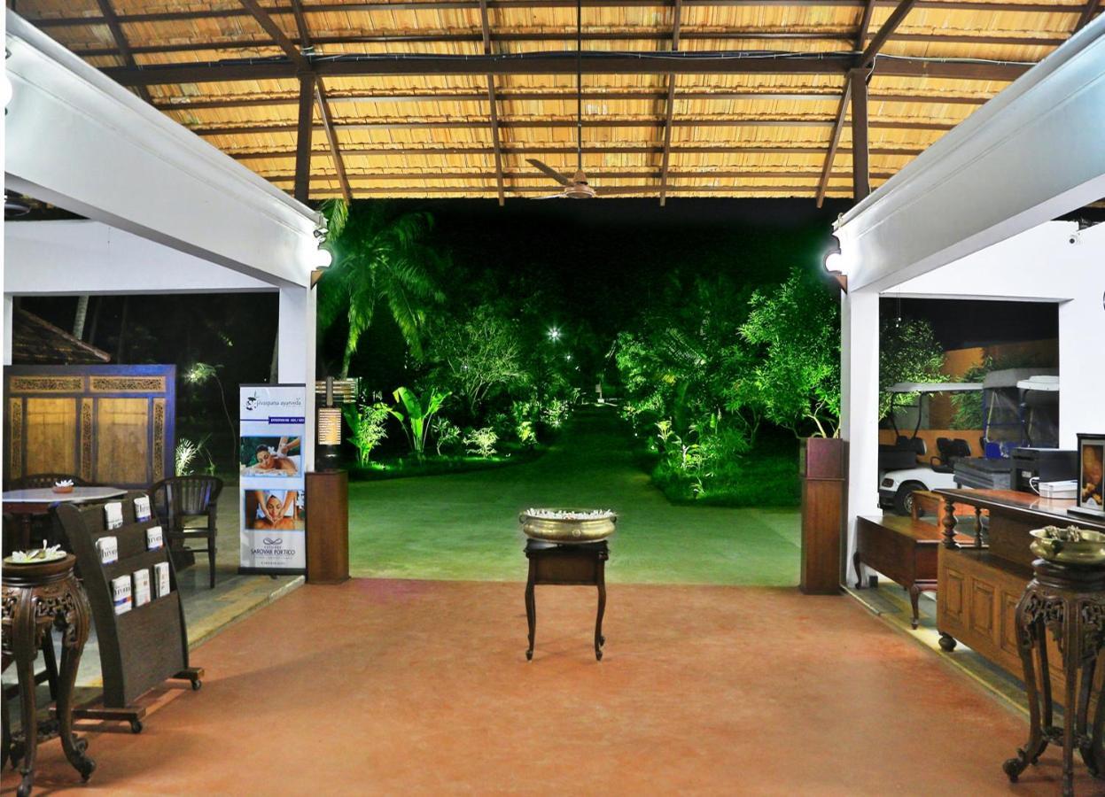 Estuary Sarovar Premiere Poovar Island Exterior foto