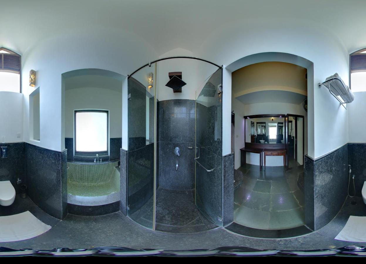 Estuary Sarovar Premiere Poovar Island Exterior foto