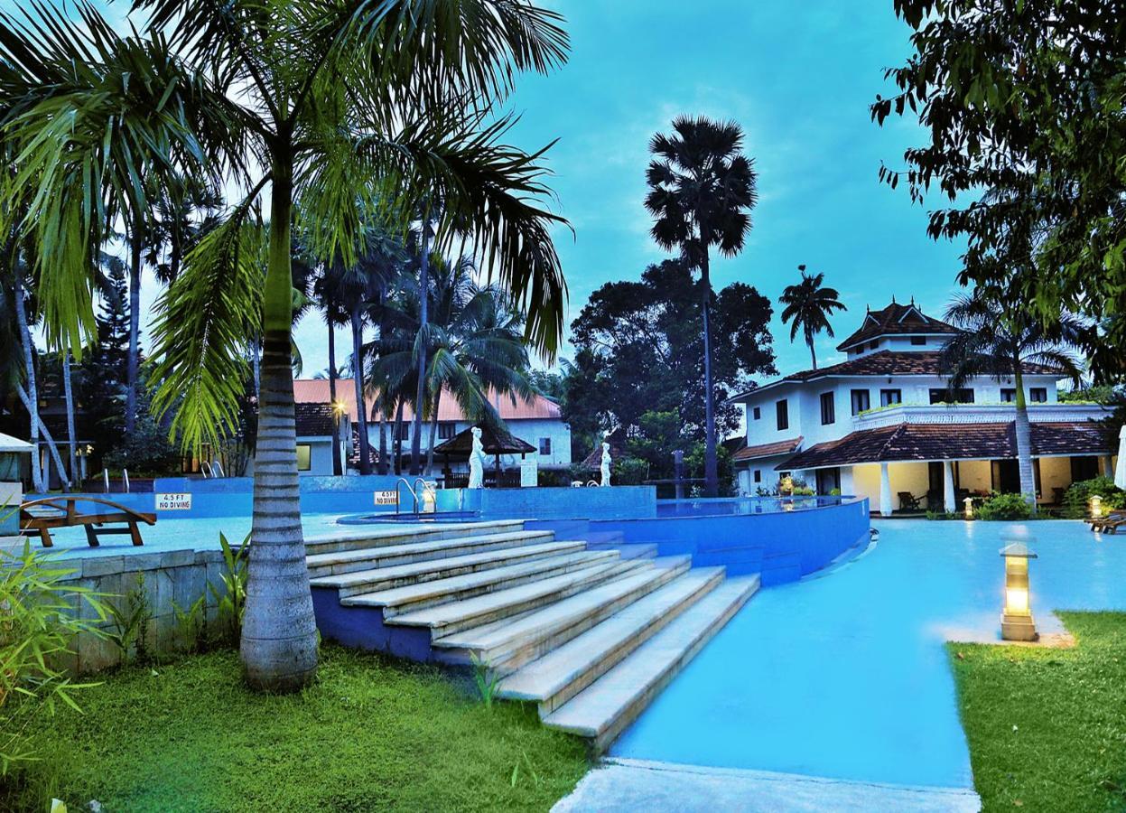 Estuary Sarovar Premiere Poovar Island Exterior foto