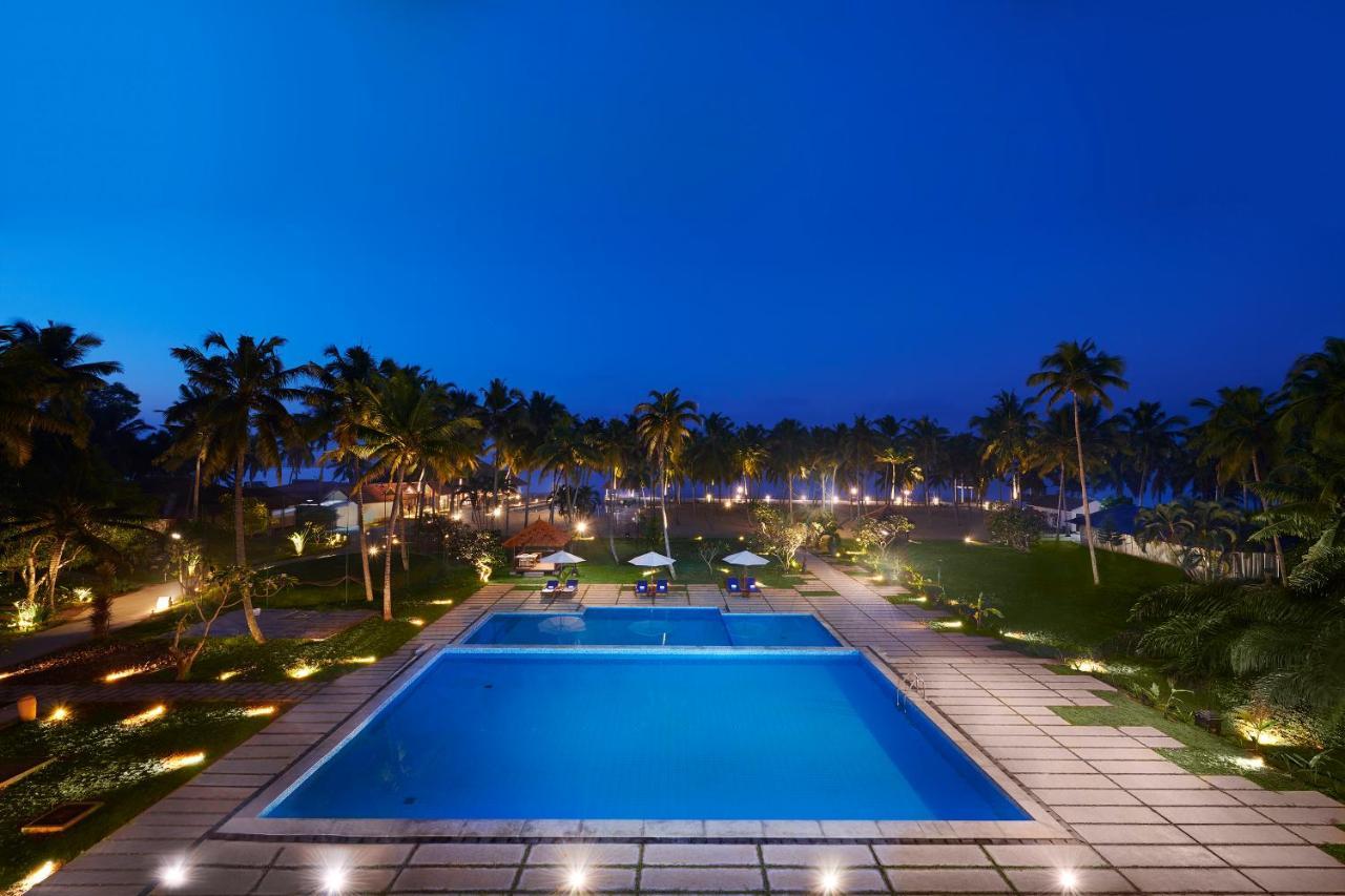 Estuary Sarovar Premiere Poovar Island Exterior foto